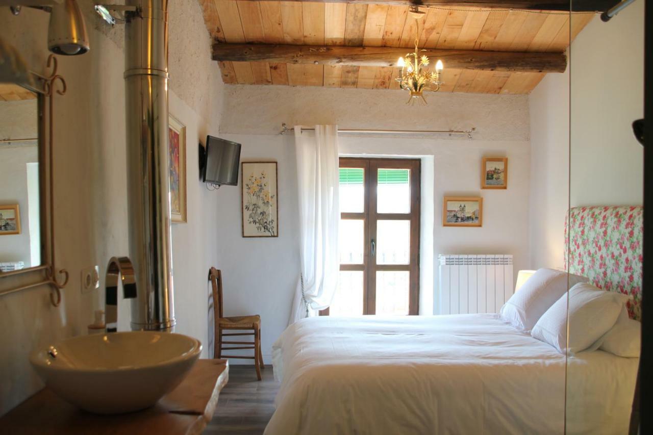 La Casa Dels Ocells (Adults Only) Bed and Breakfast Granollers de Florejacs Exteriör bild