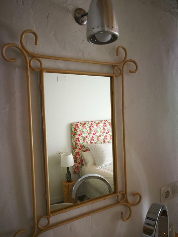 La Casa Dels Ocells (Adults Only) Bed and Breakfast Granollers de Florejacs Exteriör bild