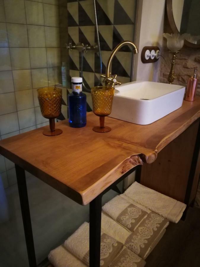 La Casa Dels Ocells (Adults Only) Bed and Breakfast Granollers de Florejacs Exteriör bild